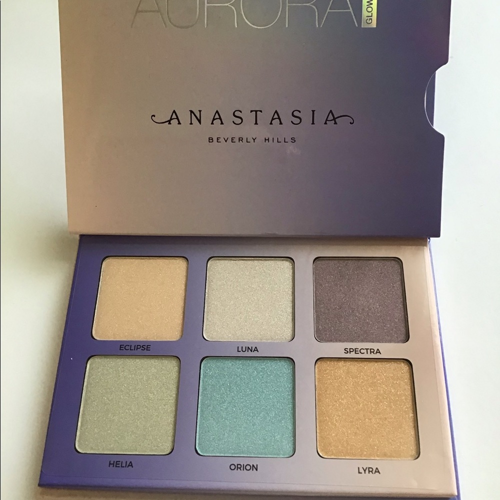 Anastasia Aurora Glow Kit.